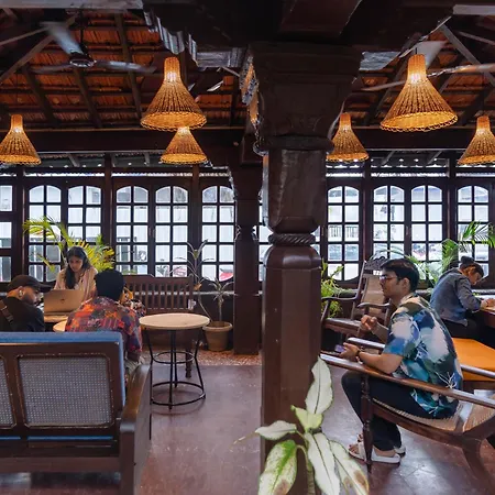 Madpackers Goa Anjuna - Bar
